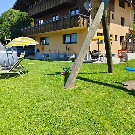 Alpenbauernhaus Konzett * 쉬룬즈